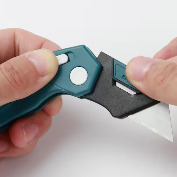 HART RETRACTABLE UTILITY KNIFE (blade) - Warehouse Instant Supplies LLC